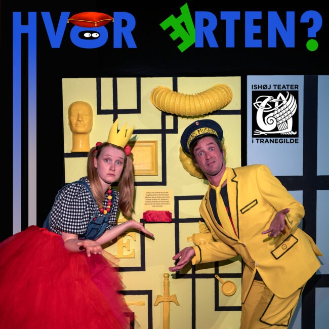 Billedet viser en prinsesse og en kustode på et museum